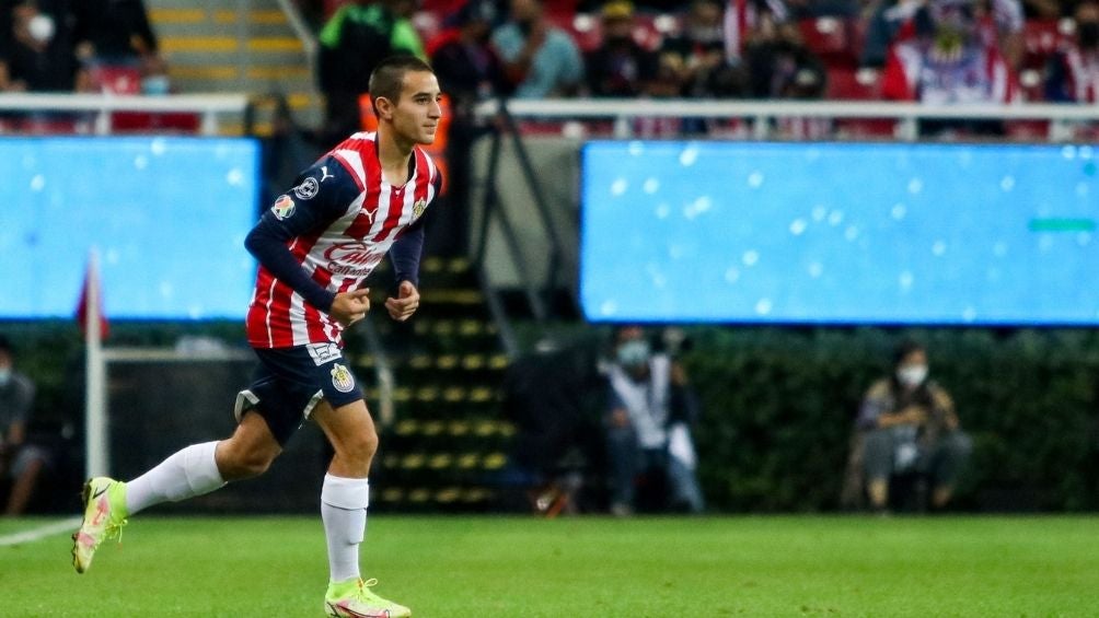 Pérez Bouquet entrando al partido