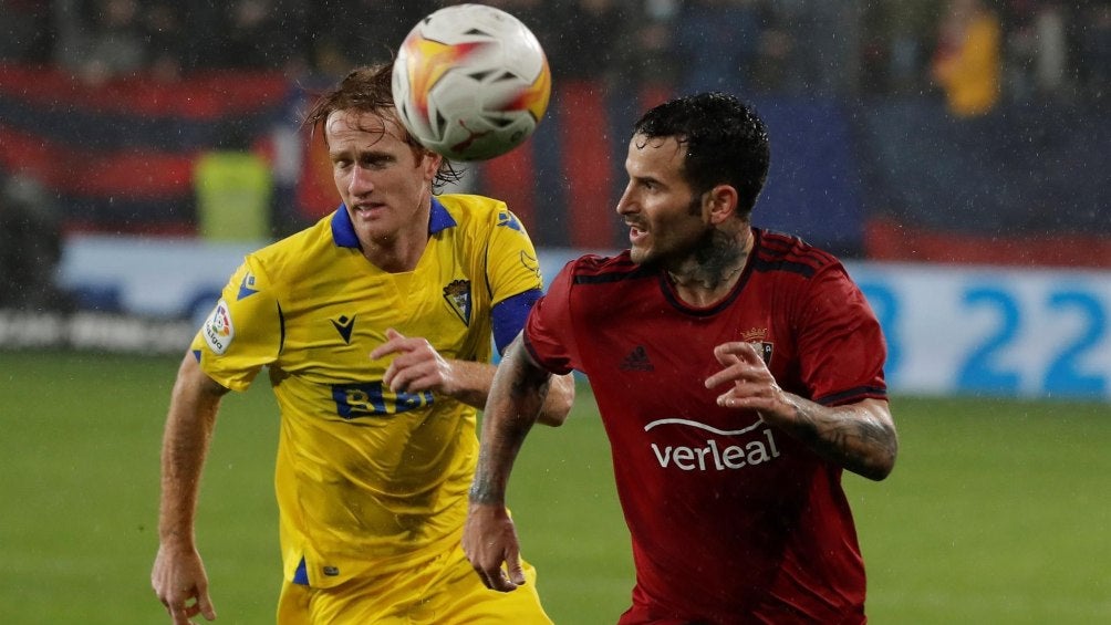 Rubén García en acción con Osasuna