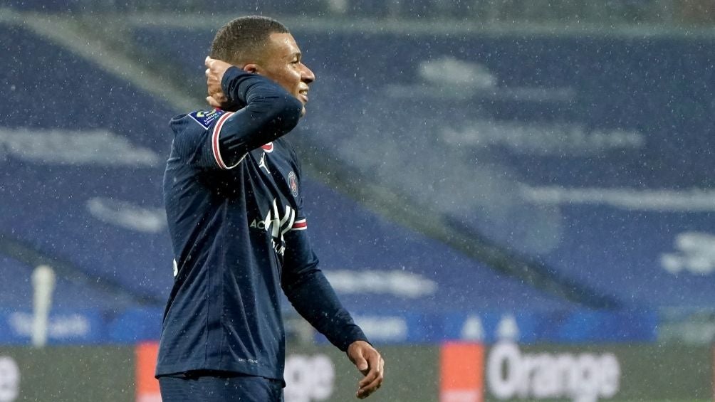 Mbappé en partido con el PSG 