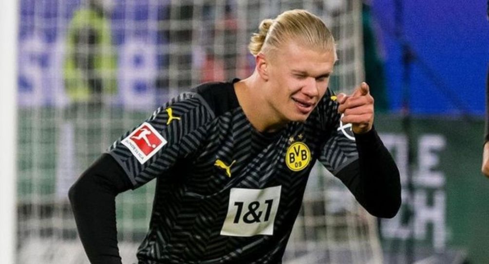 Haaland en un partido con el Borussia Dortmund