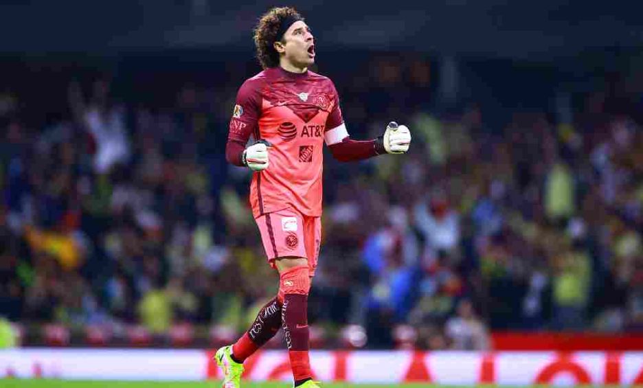 Renata Masciarelli presumed that Memo Ochoa gave them shoes