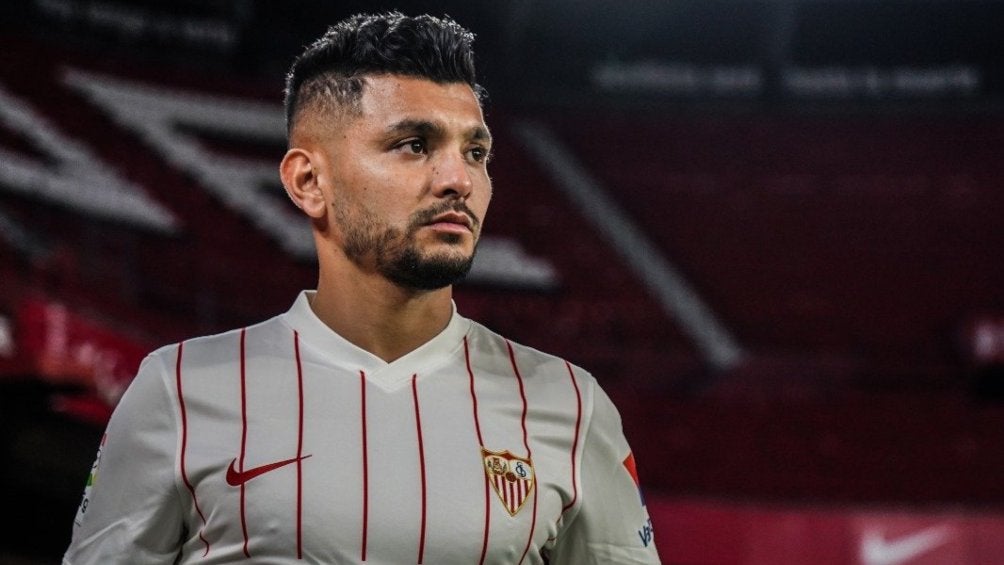 Tecatito Corona como jugador del Sevilla