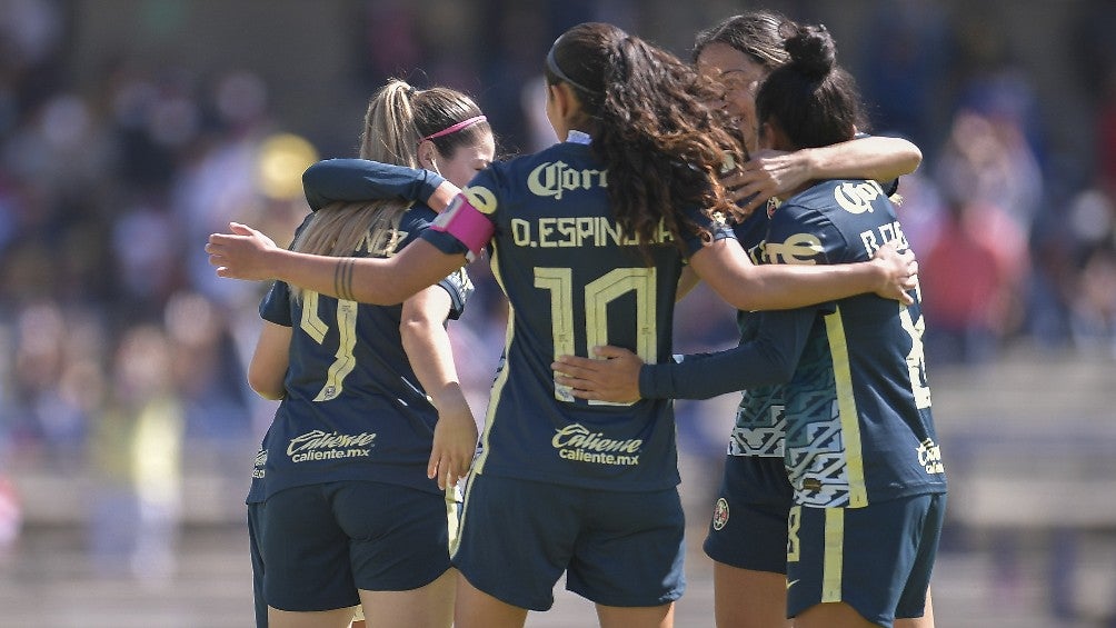 América Femenil festejando gol de Katty Martínez vs Pumas