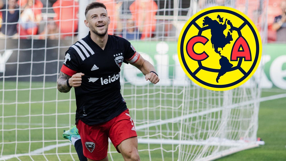 Paul Arriola festeja un gol con el DC United 