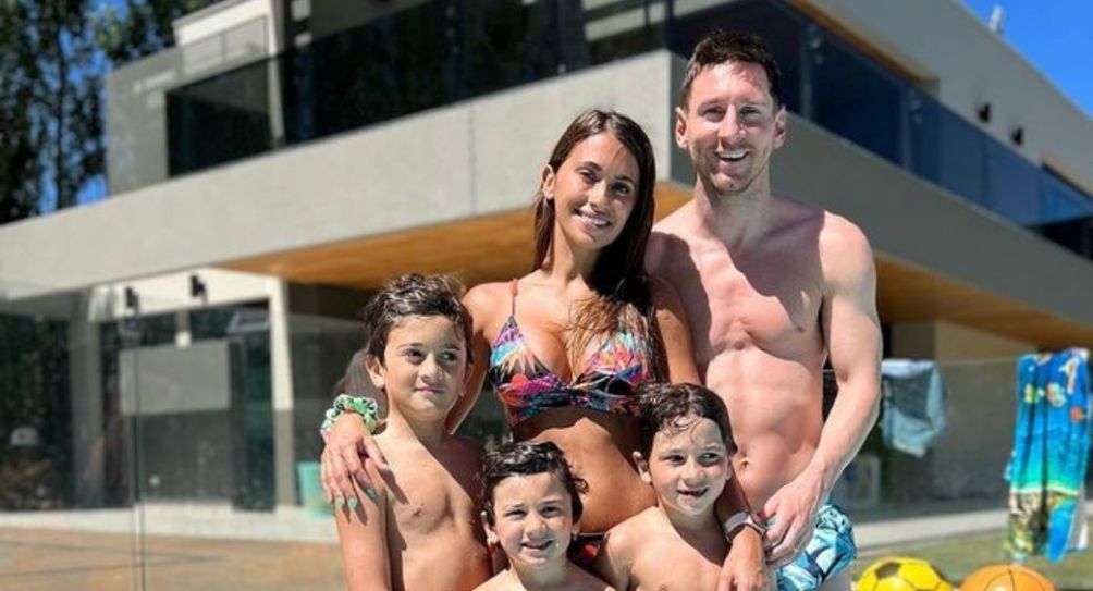 Lionel Messi y su familia en sus vacaciones