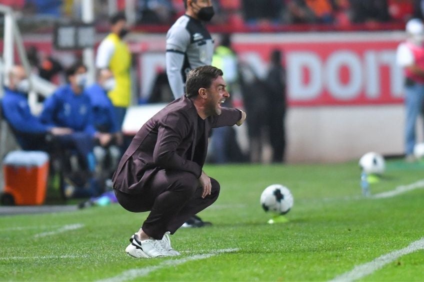 Pablo Guede durante el partido