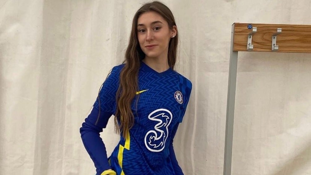 Tatiana Flores con el equipo del Chelsea Femenil