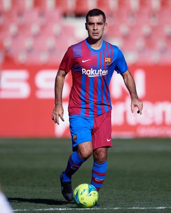 Rafael Márquez juega con el Barcelona