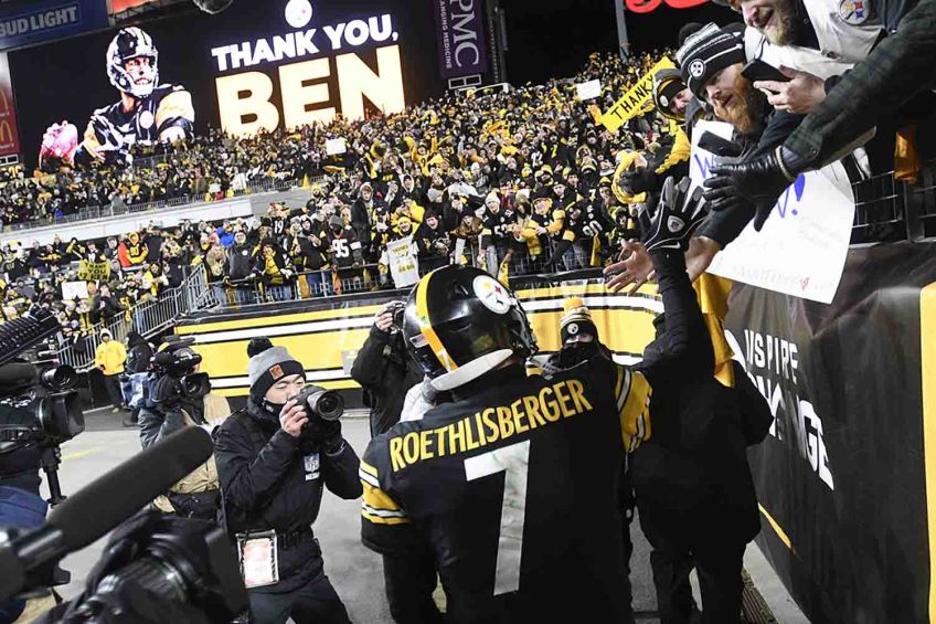 Ben Roethlisberger despidiendose de la afición de Pittsburg