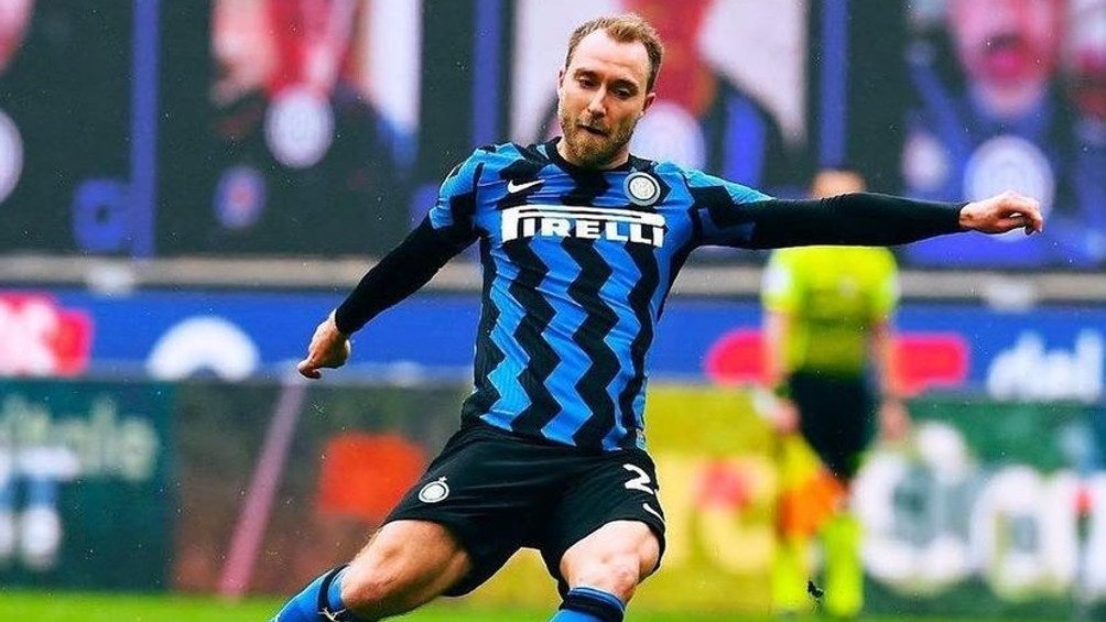 Christian Eriksen jugando partido con Inter de Milán en la Serie A