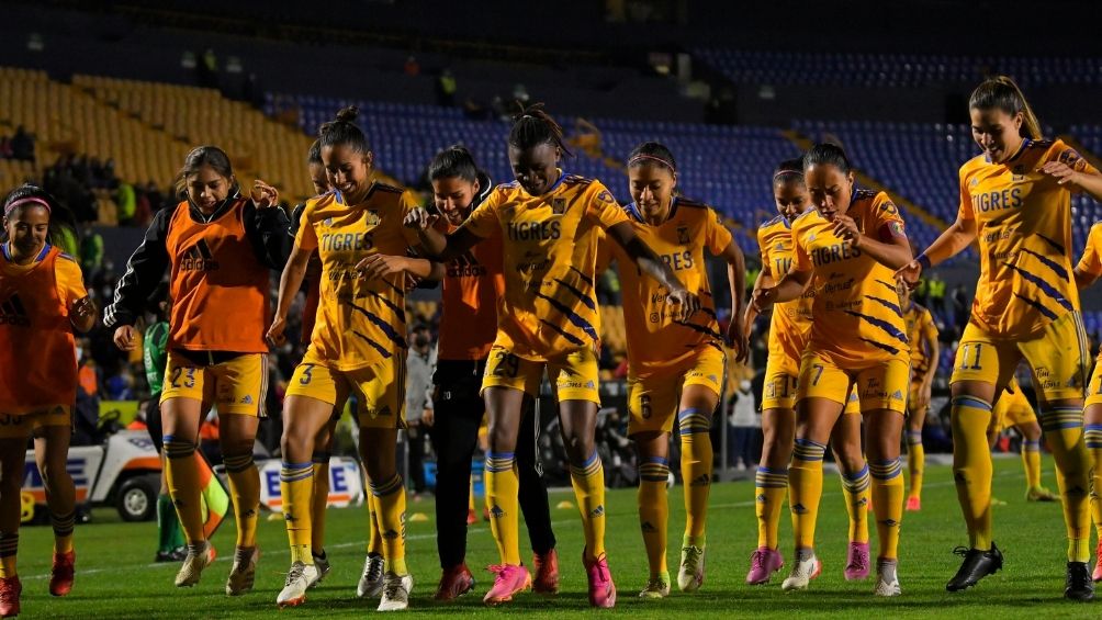 Tigres celebra su gol