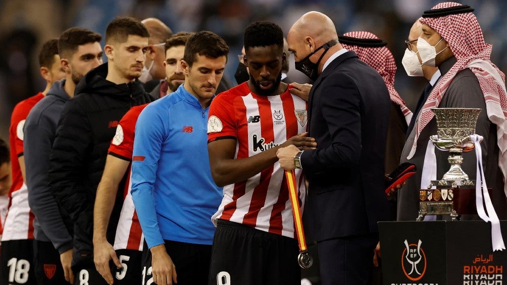 Video: Iñaki Williams regañó a su hermano por quitarse medalla de segundo lugar