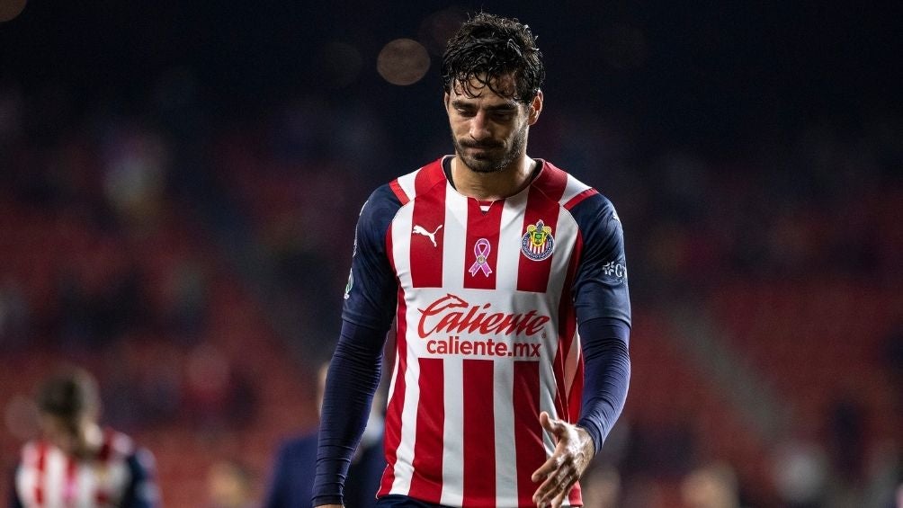 Briseño en un partido con Chivas