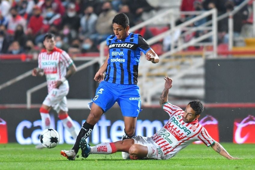 Luis Romo durante el partido contra Necaxa