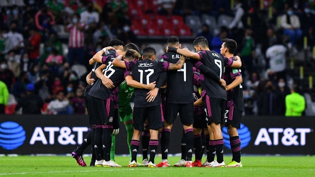 Seleccionados mexicanos en un partido de Eliminatoria