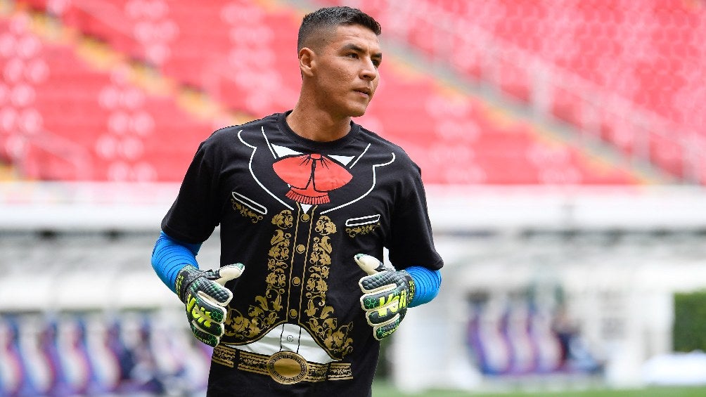 Jesús Orozco calentando con el Tapatío previo a partido ante Venados