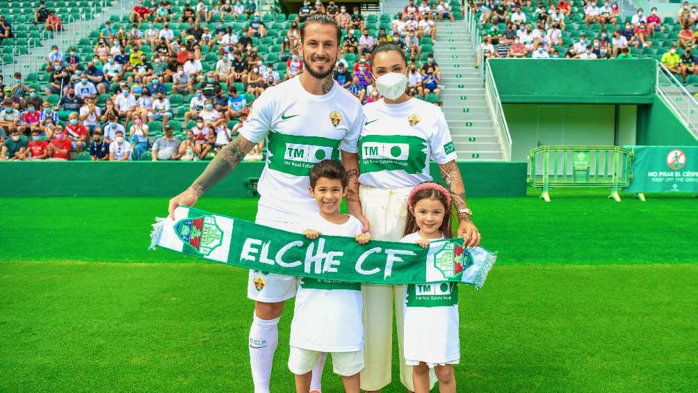 Darío Benedetto en su presentación con el Elche