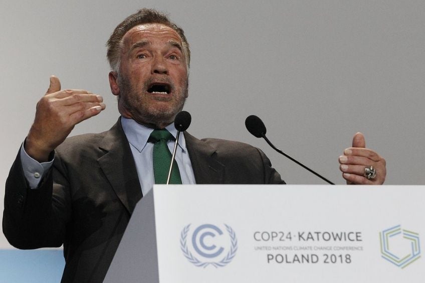 Arnold Schwarzenegger durante una conferencia