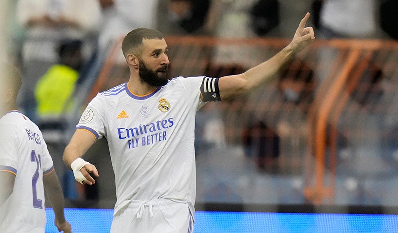 Karim Benzema festeja un gol con el Real Madrid 