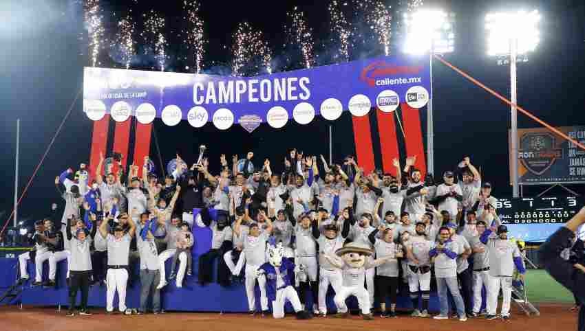 Los Charros festejando el título 