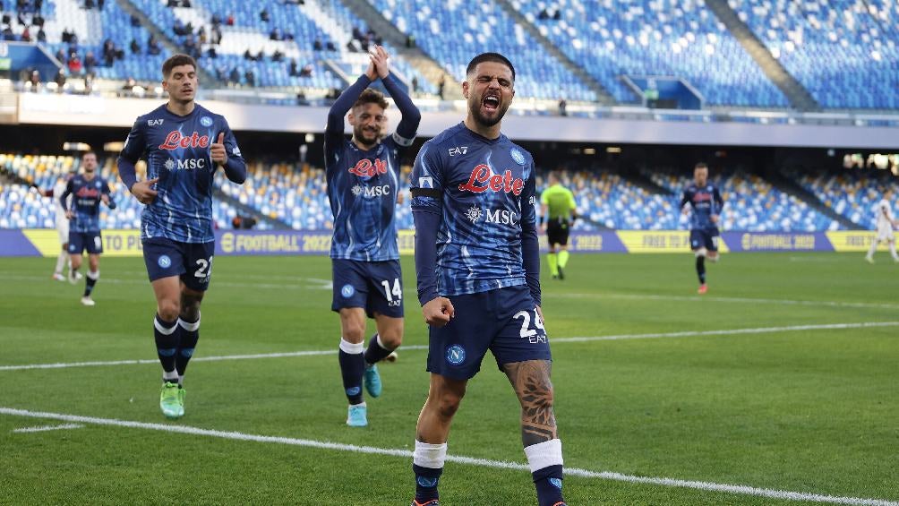 Lorenzo Insigne celebrando anotación frente a Salernitana