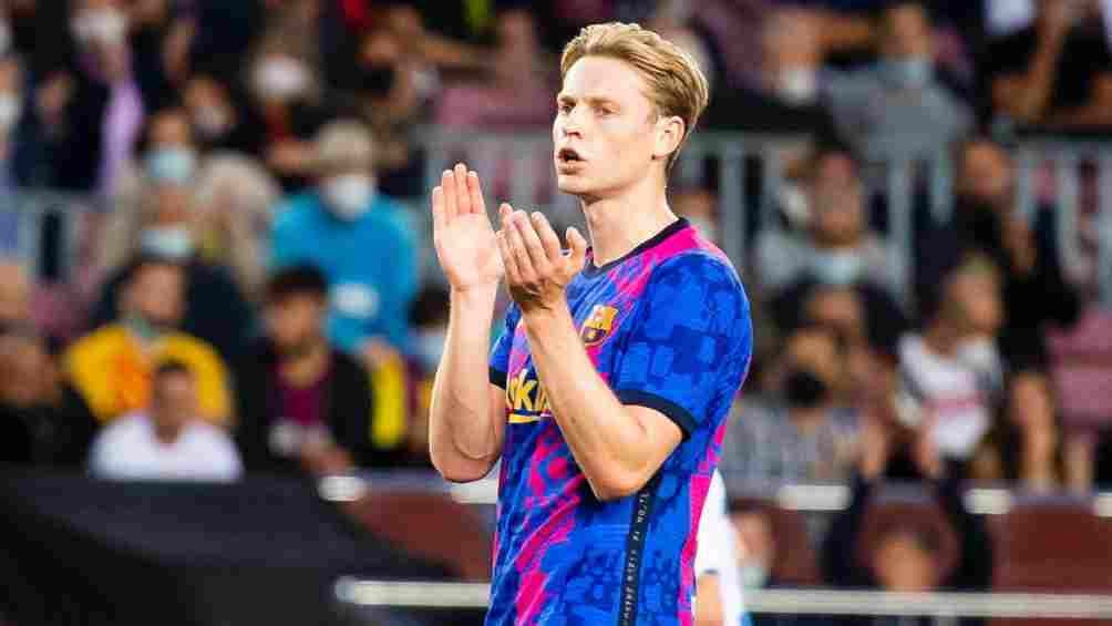 Frenkie de Jong en un partido con el Barcelona 