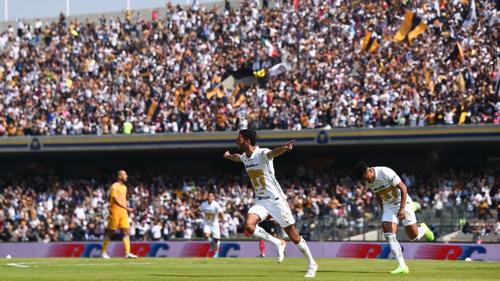 Jerónimo Rodríguez festejando su 1er gol en Primera División