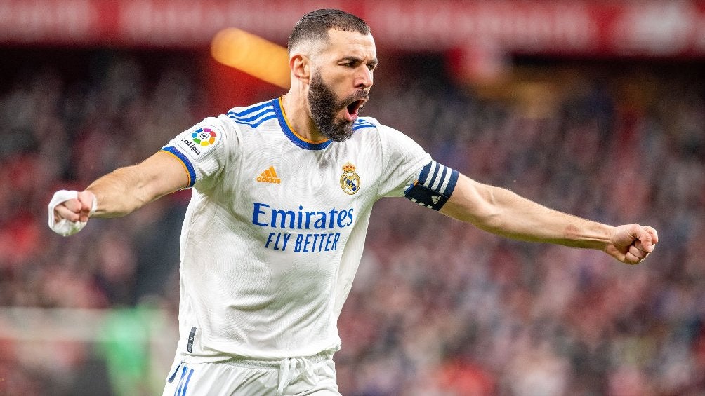 Karim Benzema festejando gol con el Real Madrid en LaLiga