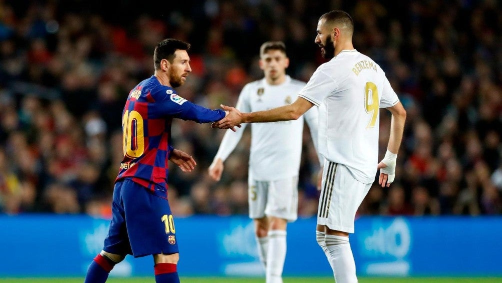 Karim Benzema y Leo Messi en el Clásico Español