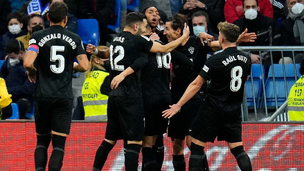 Jugadores del Elche festejando gol ante el Real Madrid