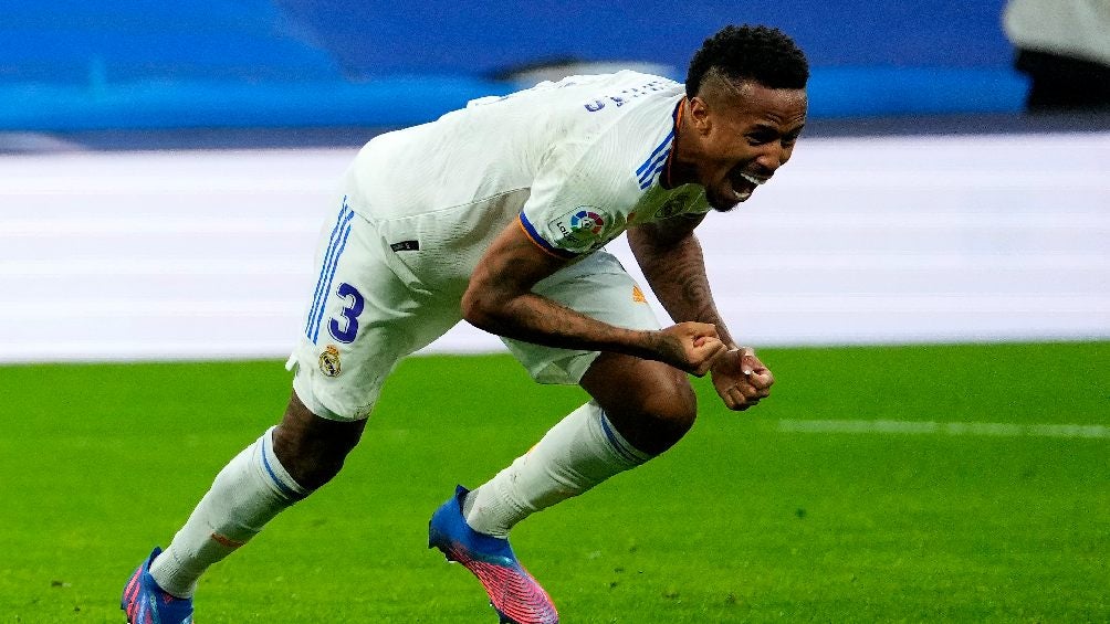 Éder Militao celebrando gol con el Real Madrid ante el Elche