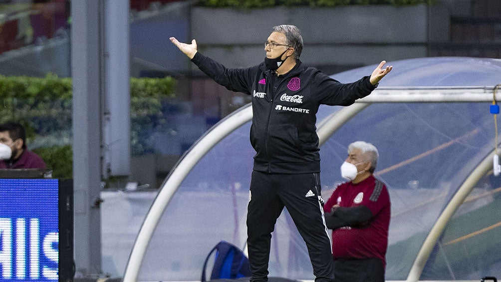 El Tata Martino en un partido con Selección Mexicana