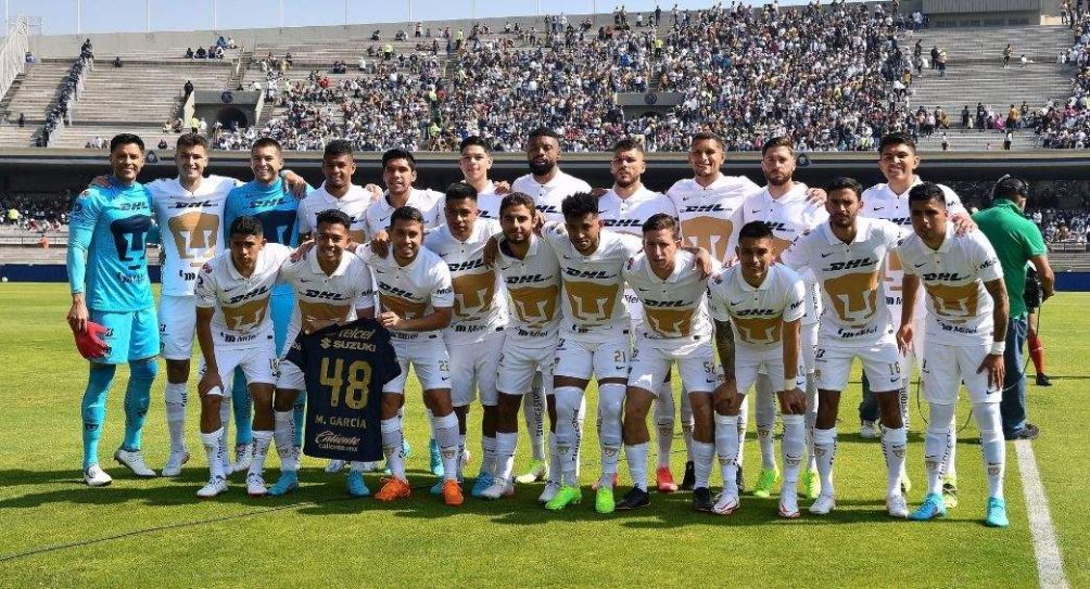 Plantel de Pumas previo al partido