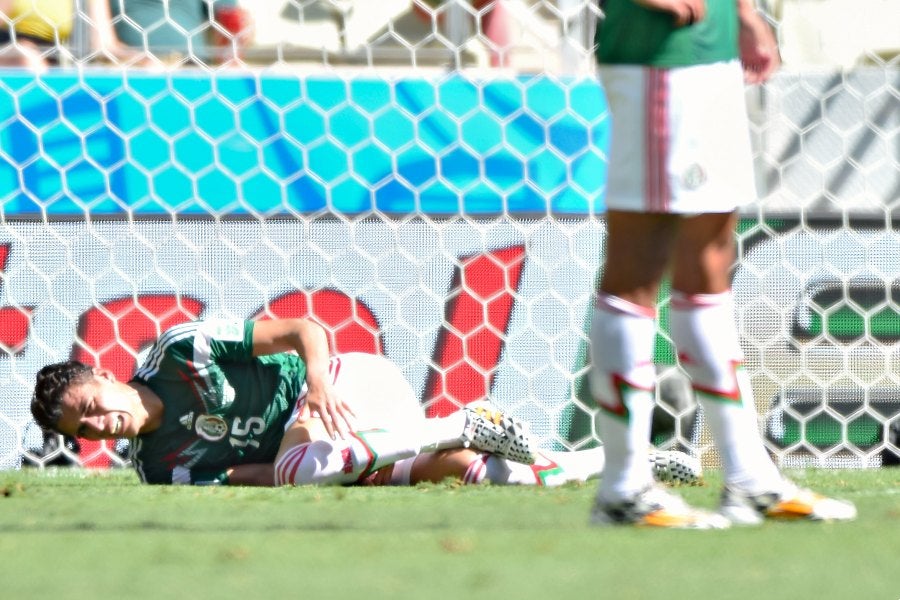 Héctor Moreno en su lesión en Brasil 2014