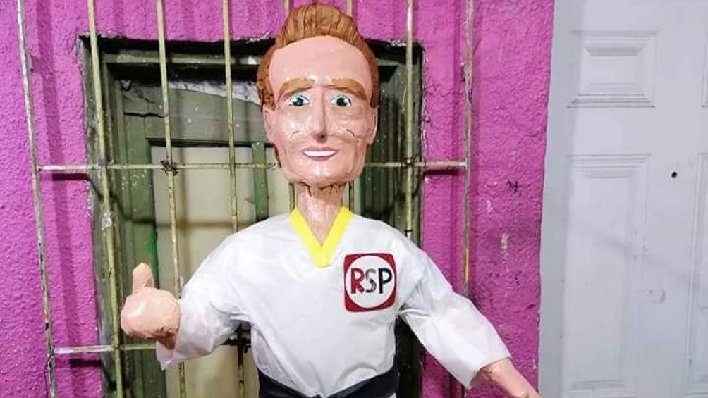 Piñata de Alfredo Adame