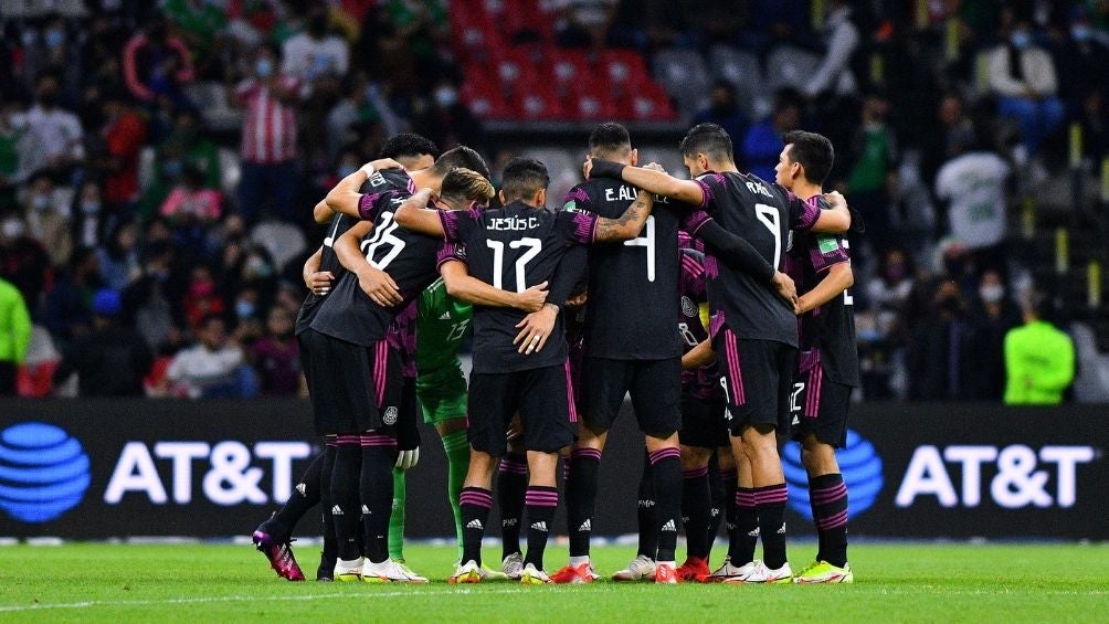 Seleccionados mexicanos en un partido de Eliminatoria