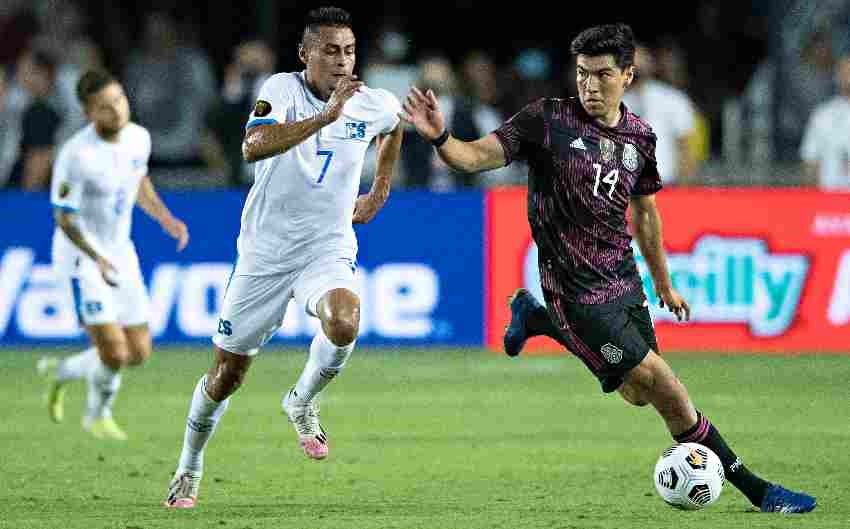 Erick jugando en la Copa Oro 