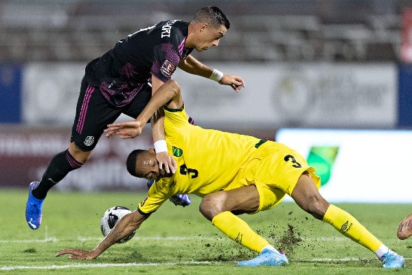 Rogelio Funes Mori con el Tri ante Jamaica