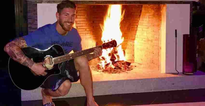 Sergio Ramos en una reunión 