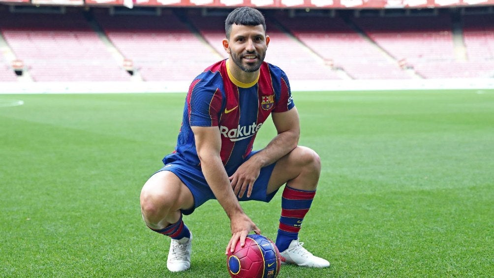 Sergio 'Kun' Agüero en su presentación con el Barcelona