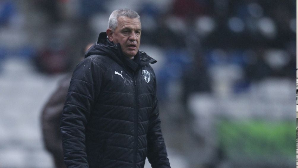 Aguirre en un partido con Rayados