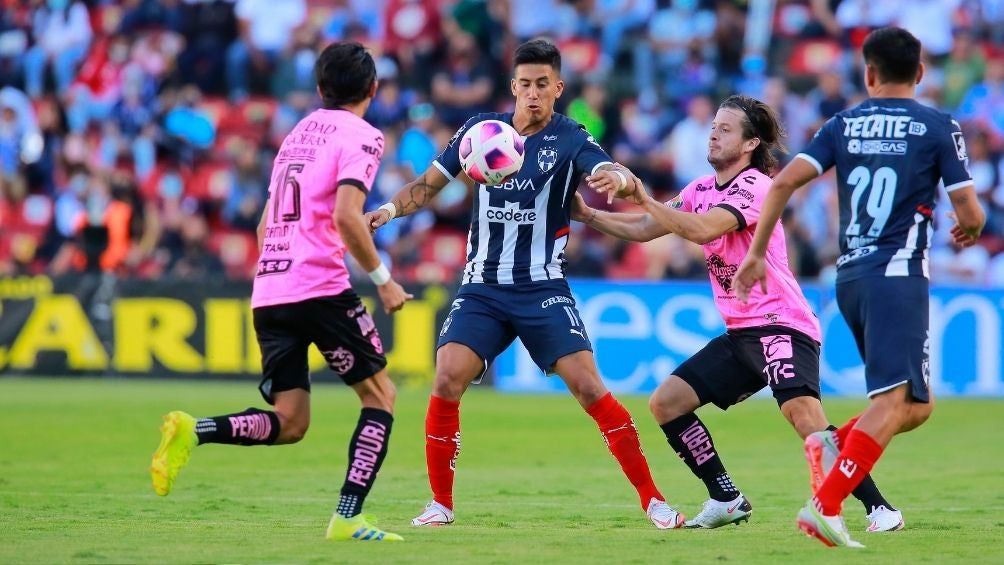 Rayados en un partido de Liga MX