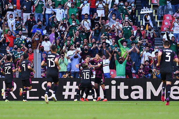 El festejo de un gol en el Estadio Azteca