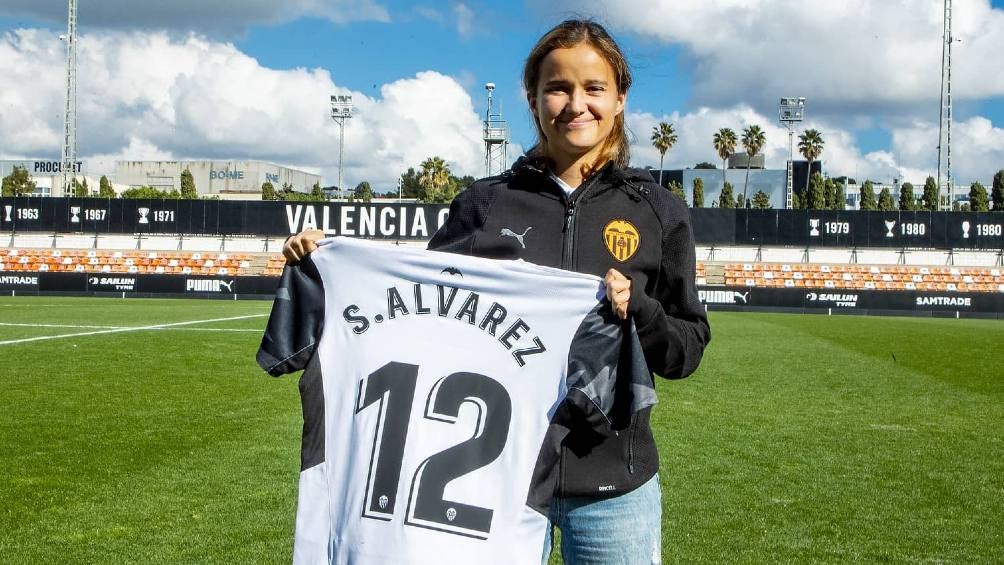 Sofía Álvarez en su presentación oficial con el Valencia Femenil