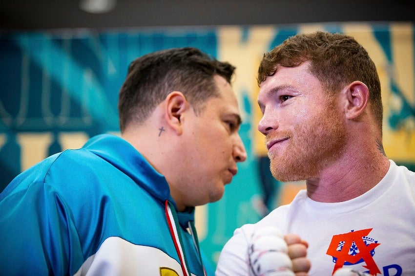 Eddy Reynoso y Canelo Álvarez