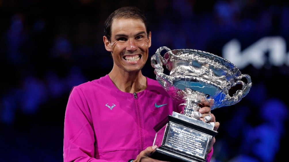 Rafael Nadal tras conseguir el título en el Abierto de Australia