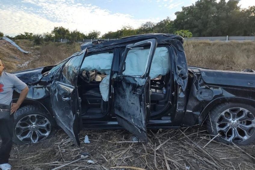 Camioneta de Eduin Caz tras el accidente 