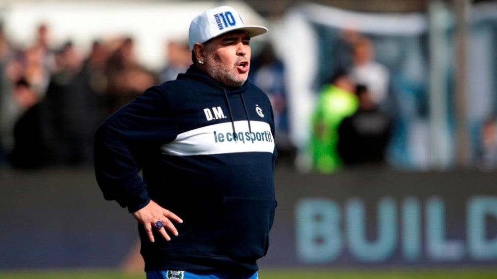 Maradona: Denunciaron abandono de tumba del Pelusa en redes sociales