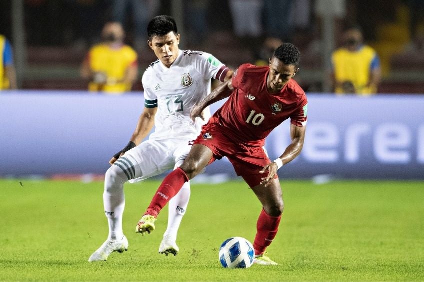 Jesús Gallardo durante el partido contra Panamá