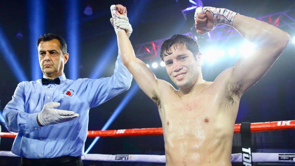 Carlos Cuadras tras ganar una pelea